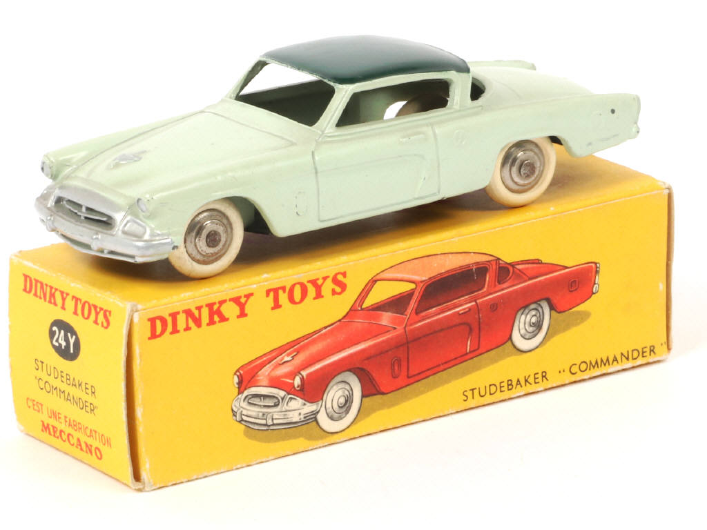 Lot 238 - DINKY TOYS (FRANCE) (1)