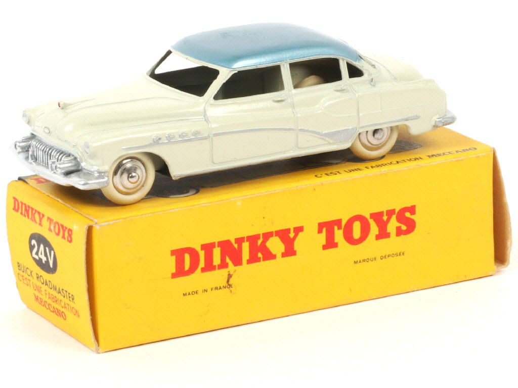 Lot 230 - DINKY TOYS (FRANCE) (1)
