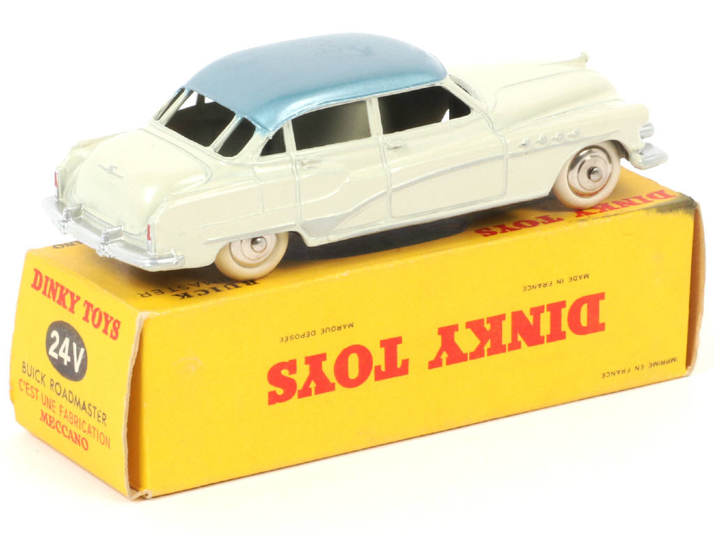 Lot 230 - DINKY TOYS (FRANCE) (1)