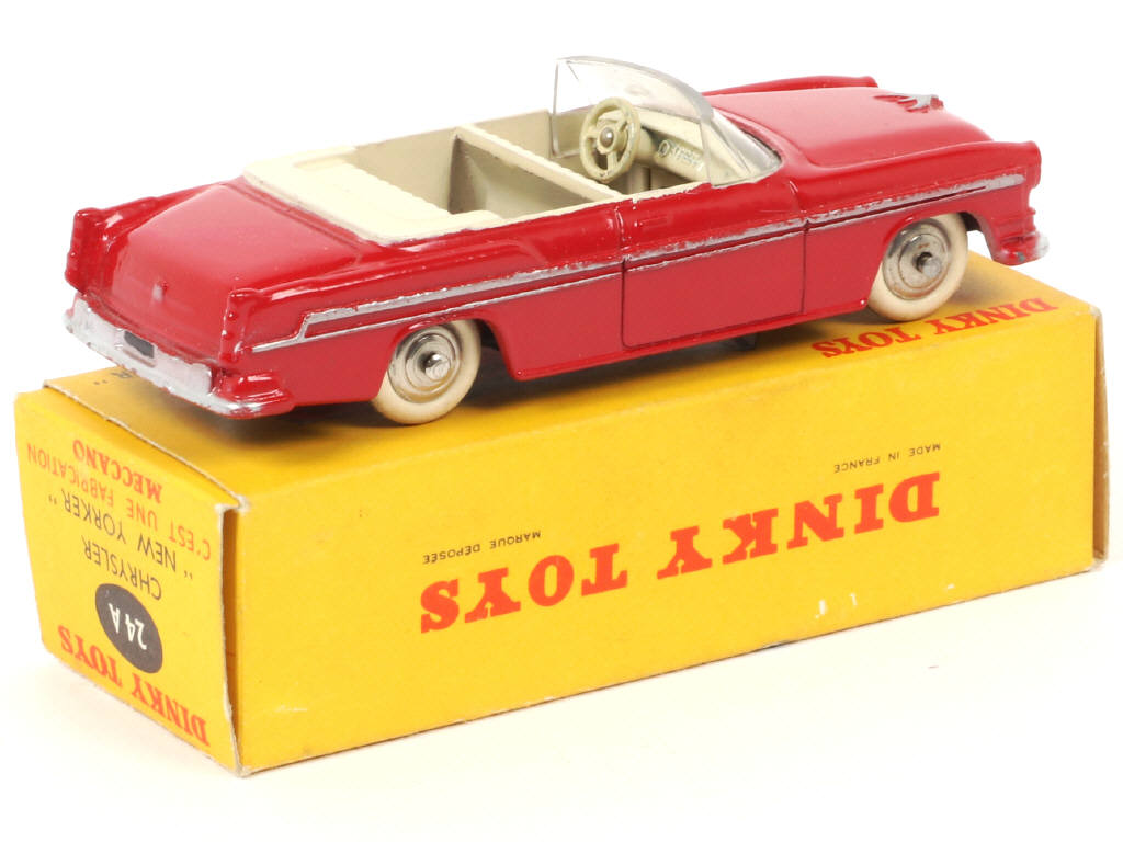 Lot 155 - DINKY TOYS (FRANCE) (1)
