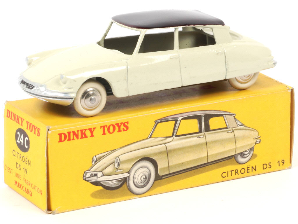 Lot 159 - DINKY TOYS (FRANCE) (1)