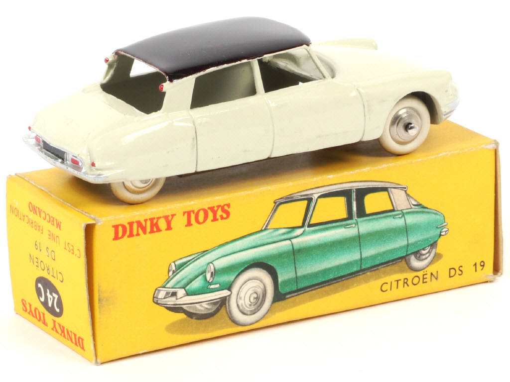 Lot 159 - DINKY TOYS (FRANCE) (1)