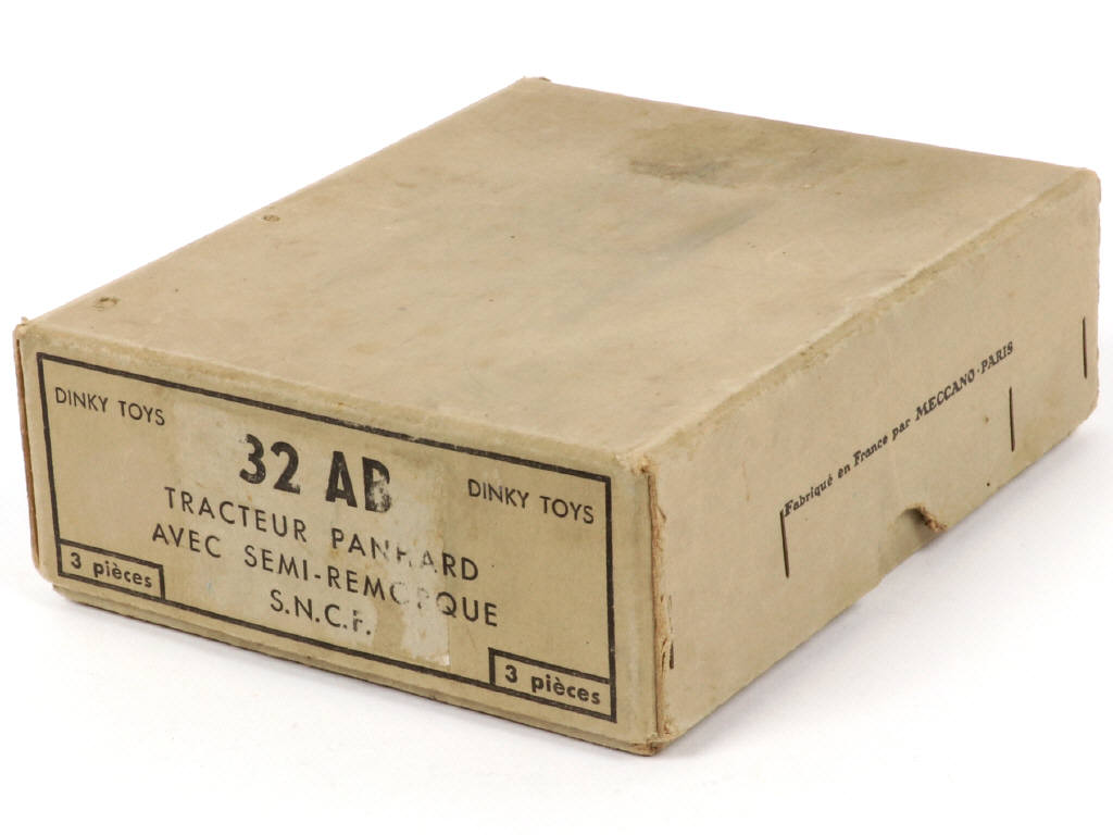 Lot 112 - DINKY TOYS (FRANCE) (1)