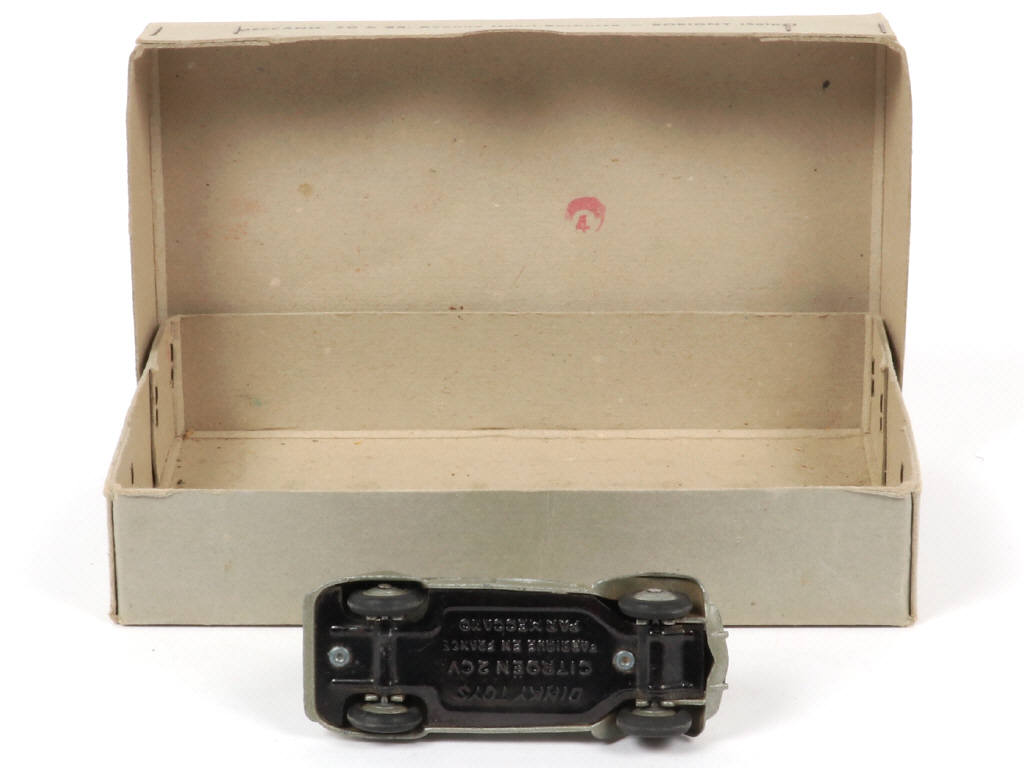 Lot 147 - DINKY TOYS (FRANCE) (2)