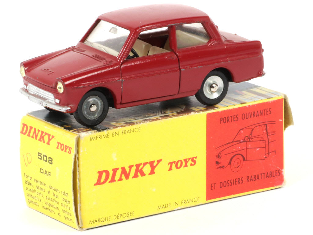 Lot 142 - DINKY TOYS (FRANCE) (1)