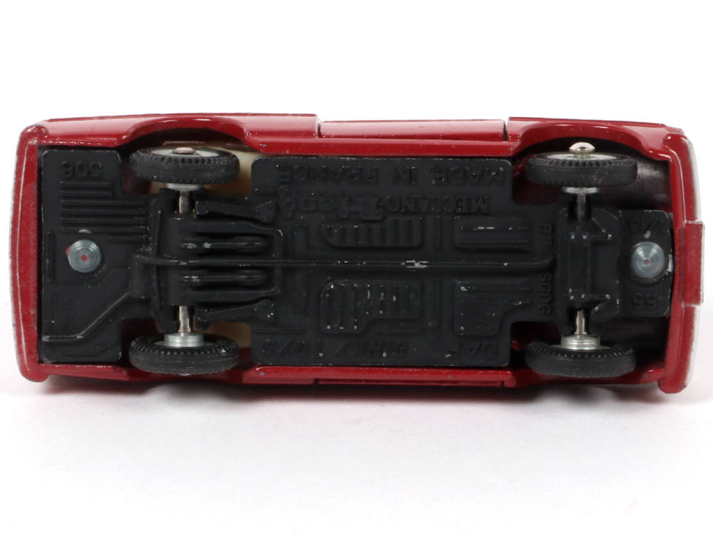 Lot 142 - DINKY TOYS (FRANCE) (1)