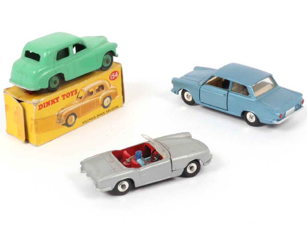 Lot 97 - DINKY TOYS (GB) (3)