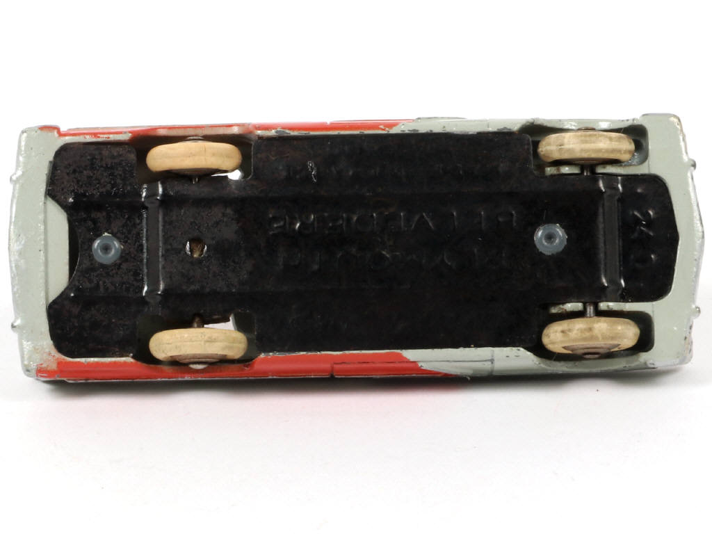 Lot 127 - DINKY TOYS (FRANCE) (1)