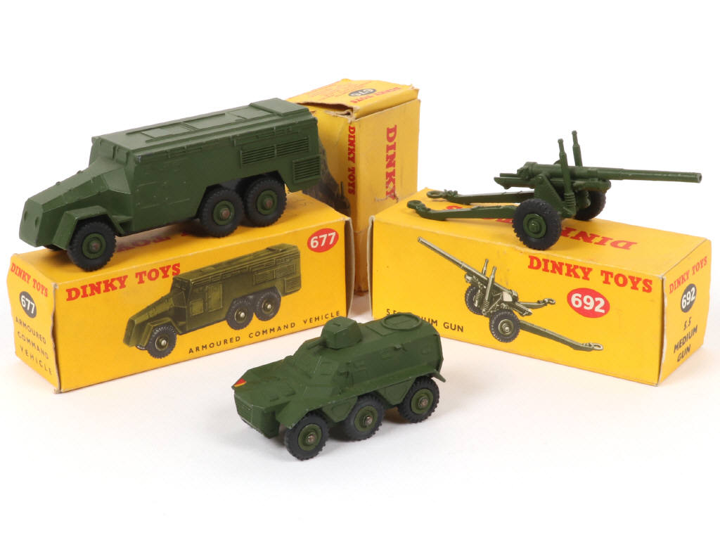 Lot 102 - DINKY TOYS (GB) (3)