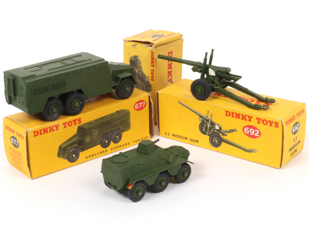 Lot 102 - DINKY TOYS (GB) (3)