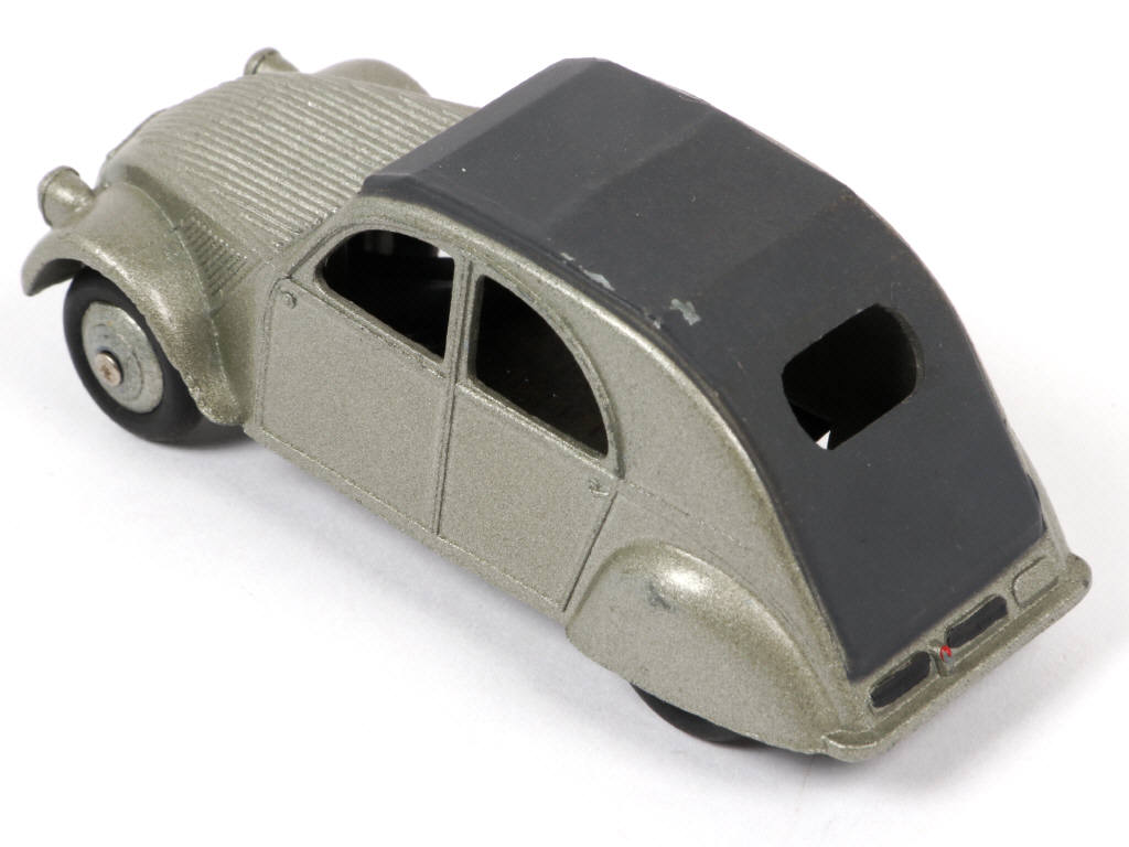 Lot 120 - DINKY TOYS (FRANCE) (1)