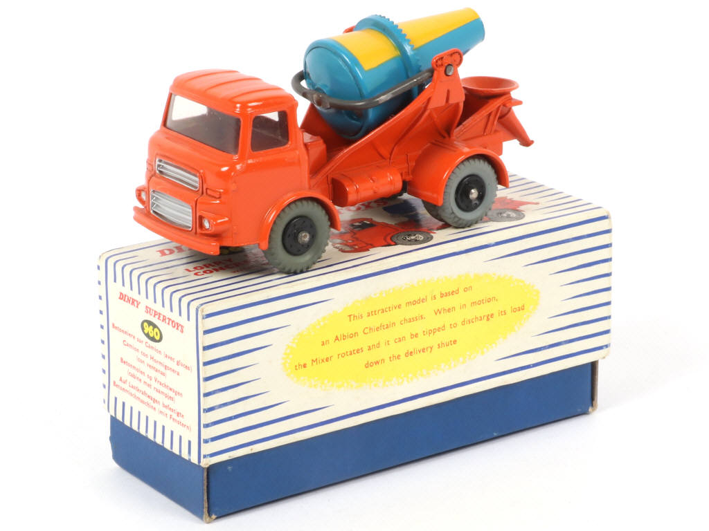 Lot 74 - DINKY TOYS (GB) (1)