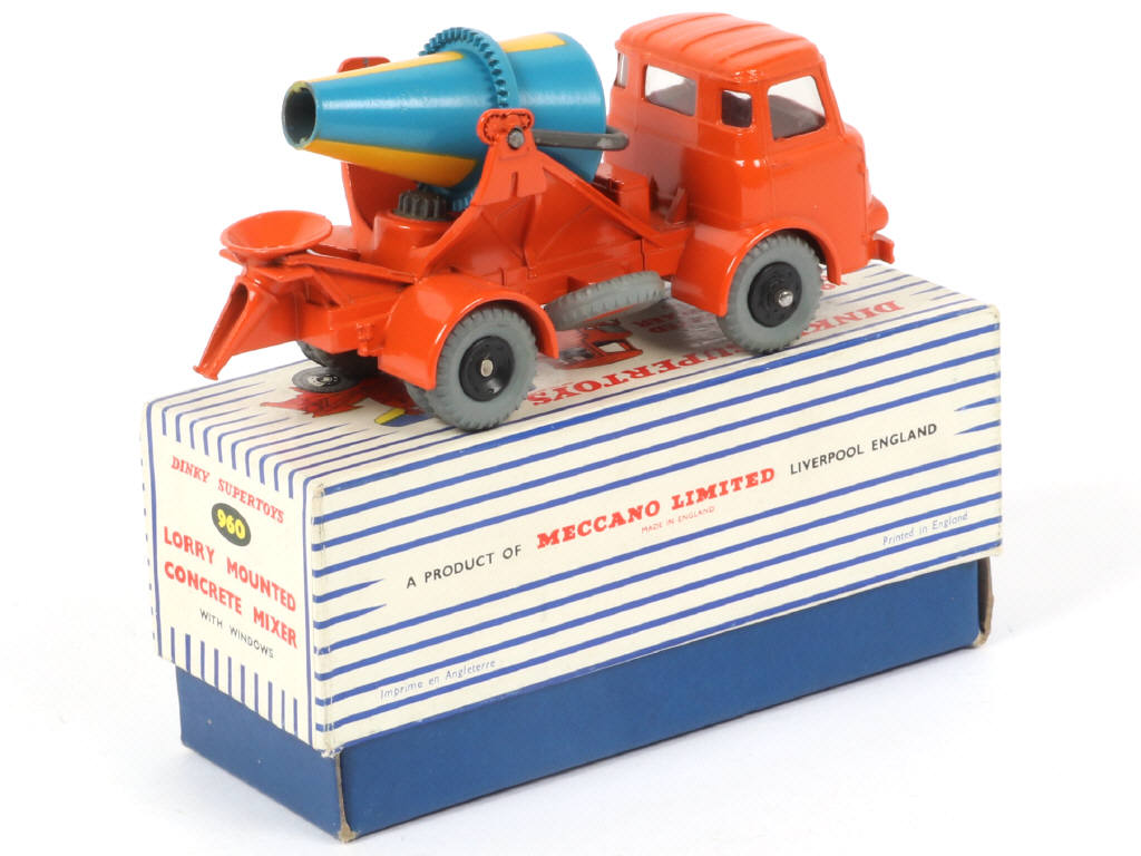 Lot 74 - DINKY TOYS (GB) (1)