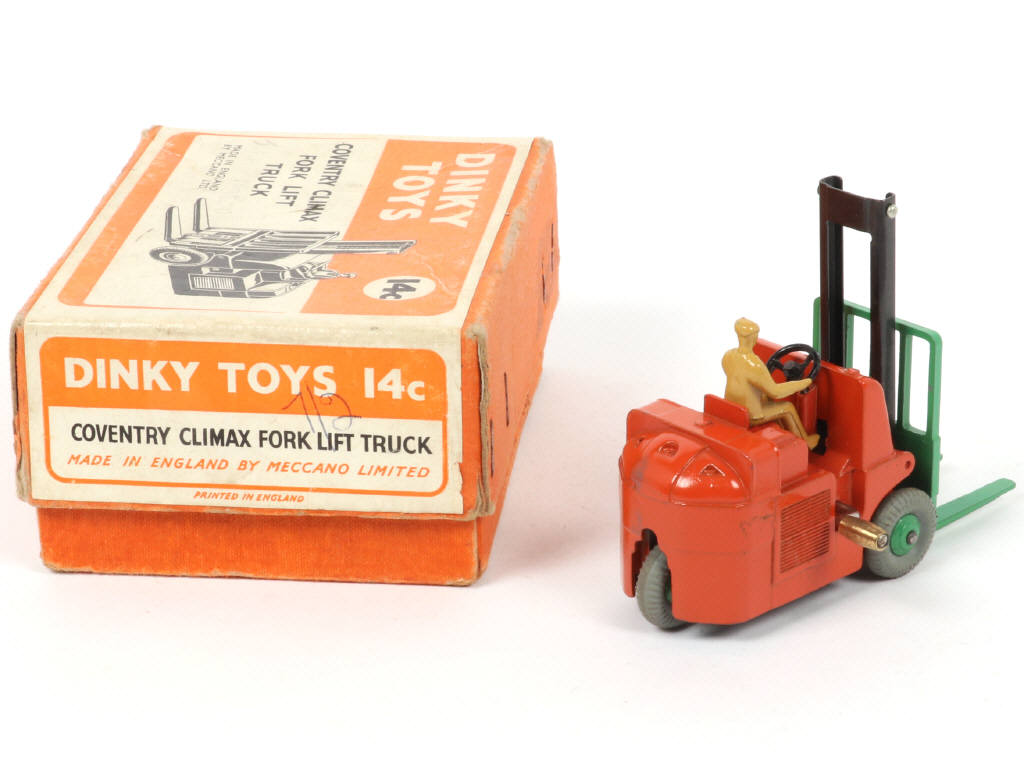 Lot 83 - DINKY TOYS (GB) (1)
