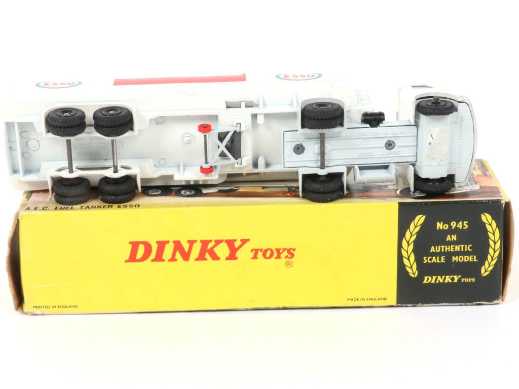 Lot 76 - DINKY TOYS (GB) (1)