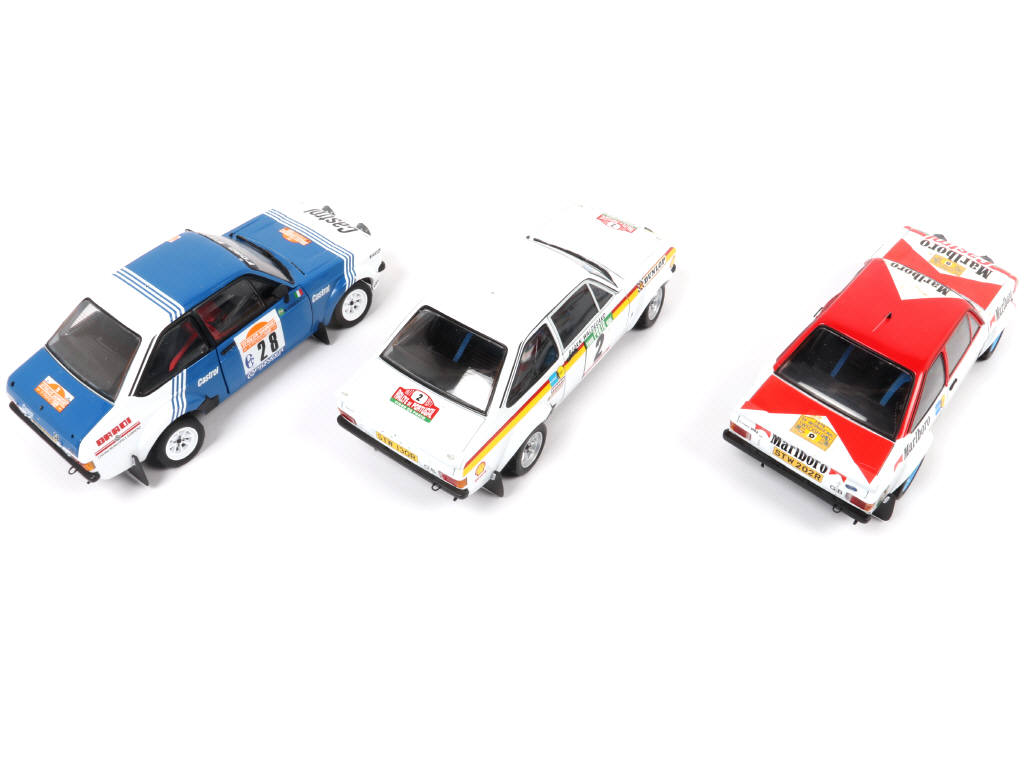 Lot 122 - MODEL ICONS (CHINE) (3)