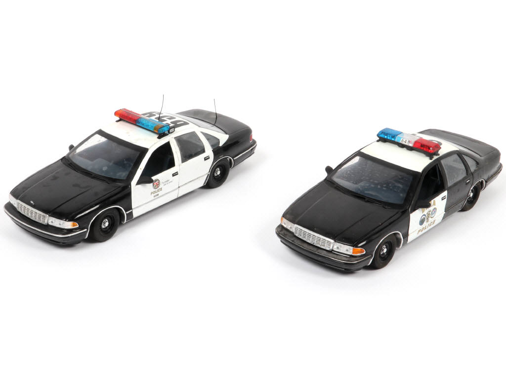 Lot 125 - UT MODELS (CHINE) (2)