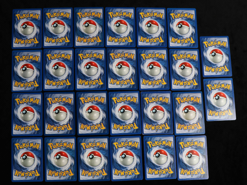 Lot 139 - POKEMON COMPANY (26)