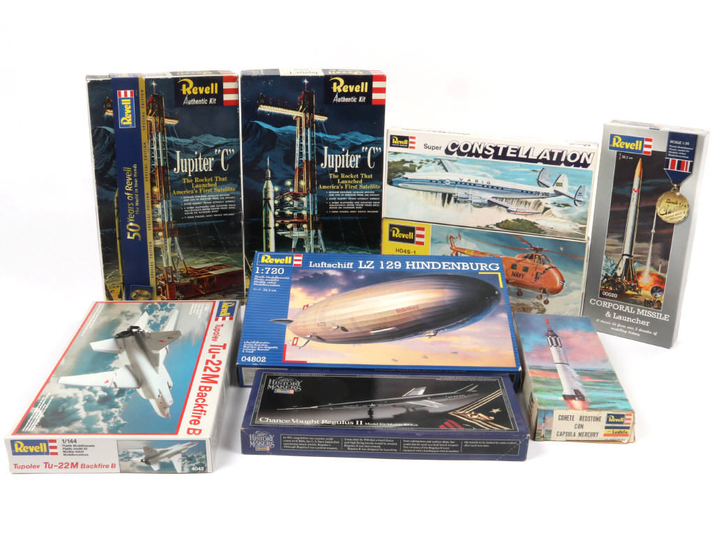 Lot 70 - REVELL (USA) (9)
