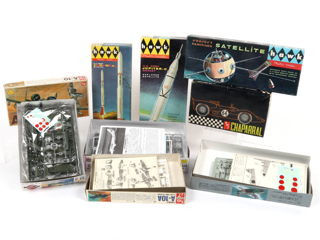 Lot 46 - DIVERS (12)