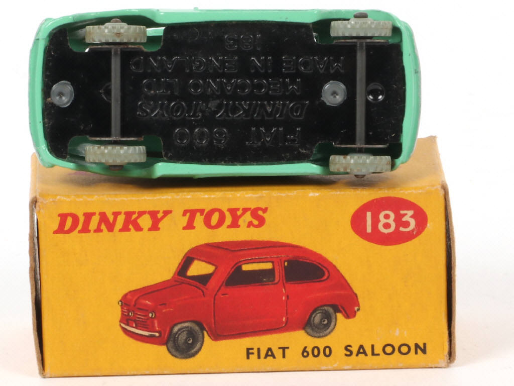 Lot 38 - DINKY TOYS (GB) (1)