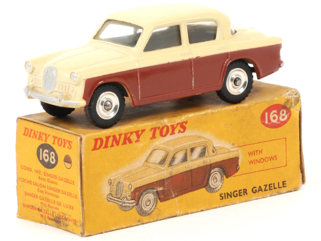 Lot 33 - DINKY TOYS (GB) (1)