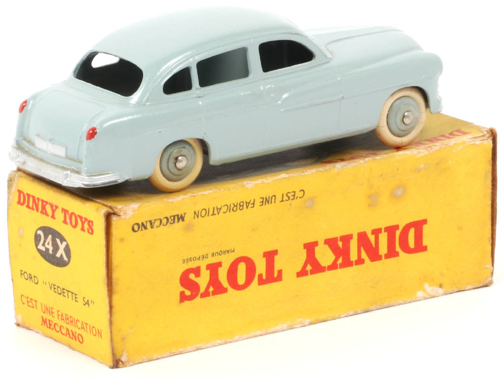 Lot 138 - DINKY TOYS (FRANCE) (1)
