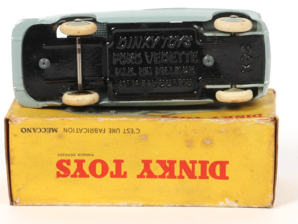 Lot 138 - DINKY TOYS (FRANCE) (1)