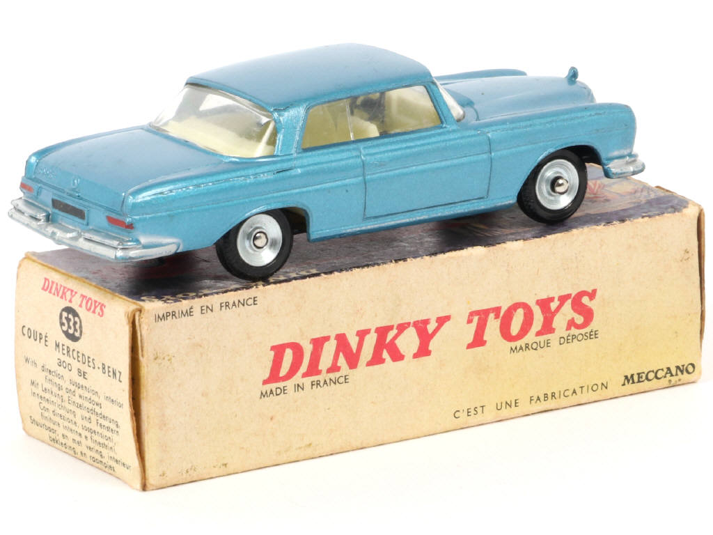 Lot 157 - DINKY TOYS (FRANCE) (1)