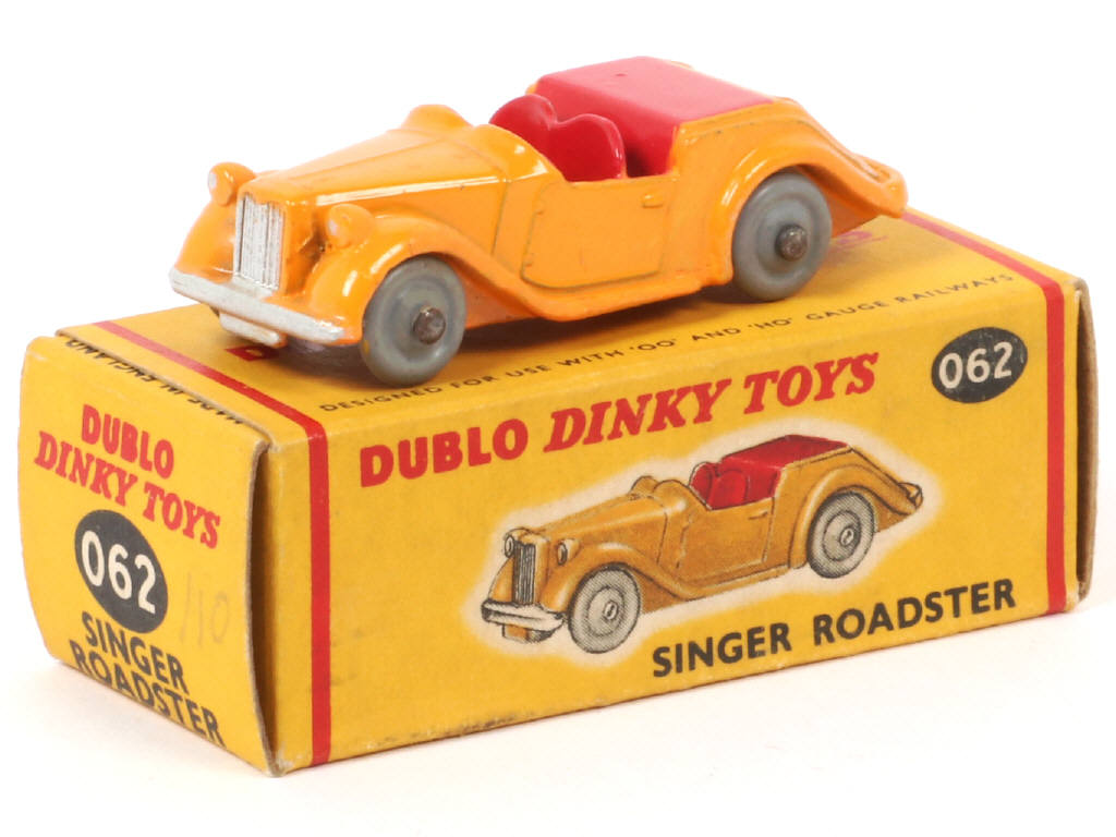 Lot 30 - DINKY TOYS (GB) (1)