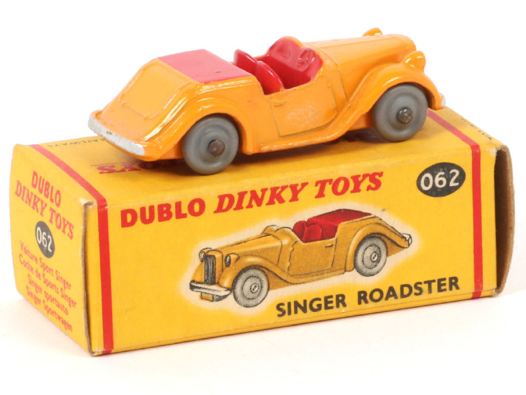 Lot 30 - DINKY TOYS (GB) (1)