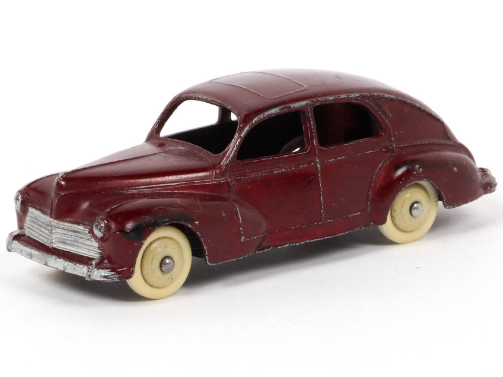 Lot 74 - DINKY TOYS (FRANCE) (1)