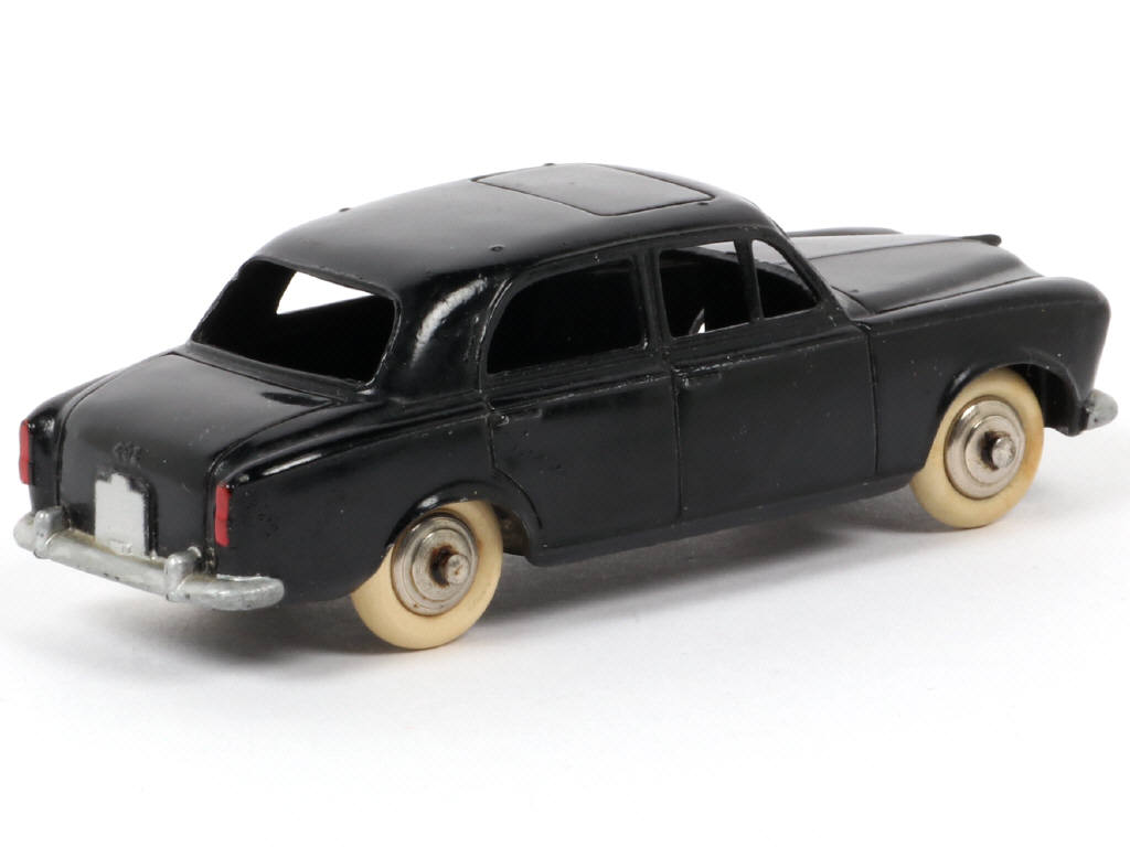 Lot 75 - DINKY TOYS (FRANCE) (1)