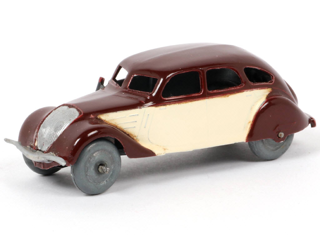 Lot 68 - DINKY TOYS (FRANCE) (1)