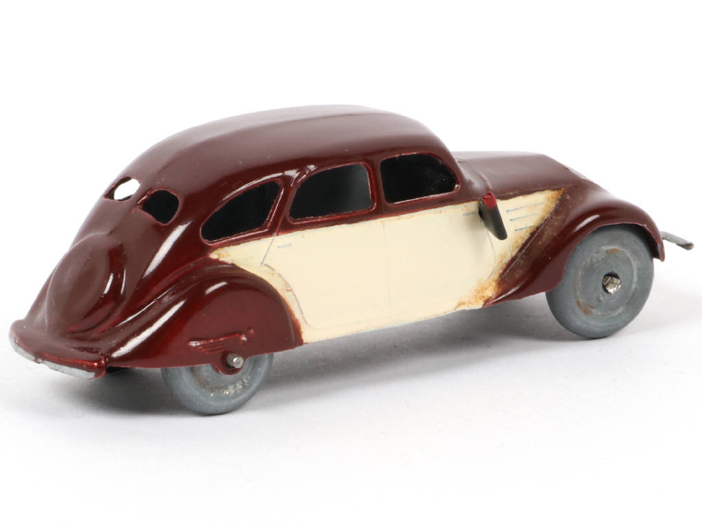 Lot 68 - DINKY TOYS (FRANCE) (1)