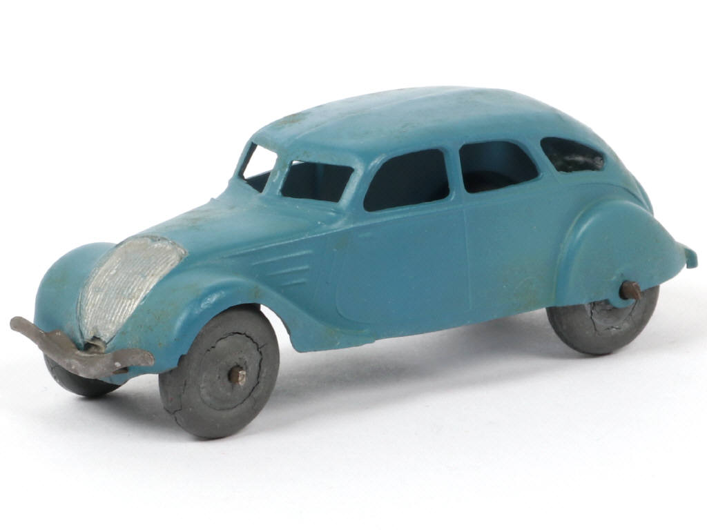 Lot 67 - DINKY TOYS (FRANCE) (1)