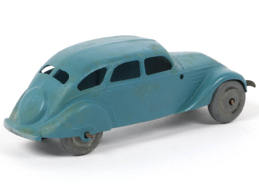 Lot 67 - DINKY TOYS (FRANCE) (1)