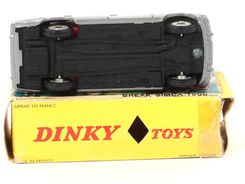 Lot 142 - DINKY TOYS (FRANCE) (1)