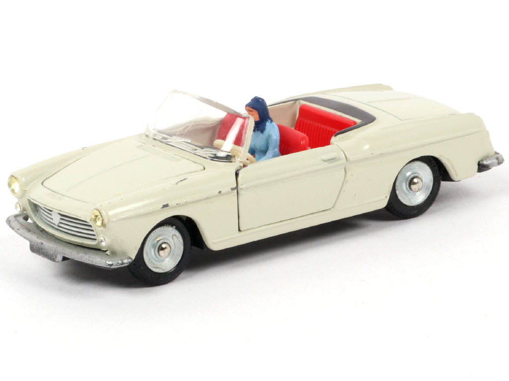 Lot 109 - DINKY TOYS (FRANCE) (1)