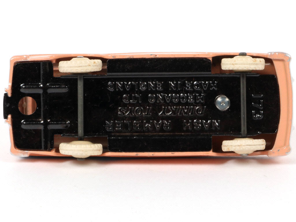 Lot 19 - DINKY TOYS (GB) (1)