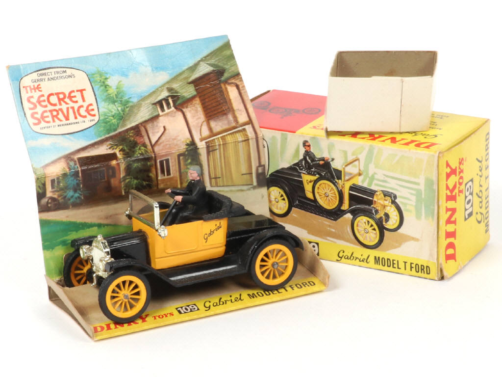 Lot 51 - DINKY TOYS (GB) (1)