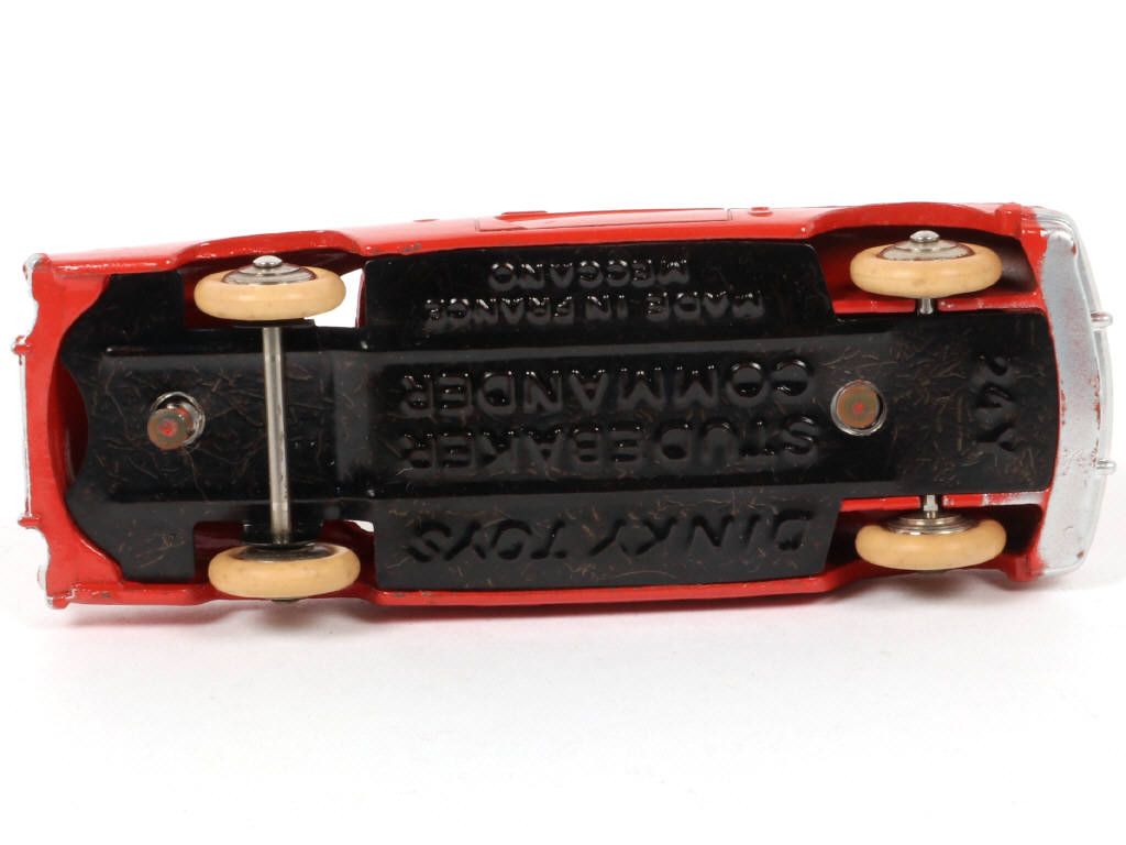 Lot 85 - DINKY TOYS (FRANCE) (1)