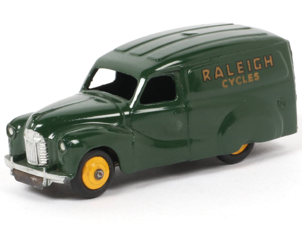 Lot 26 - DINKY TOYS (GB) (1)