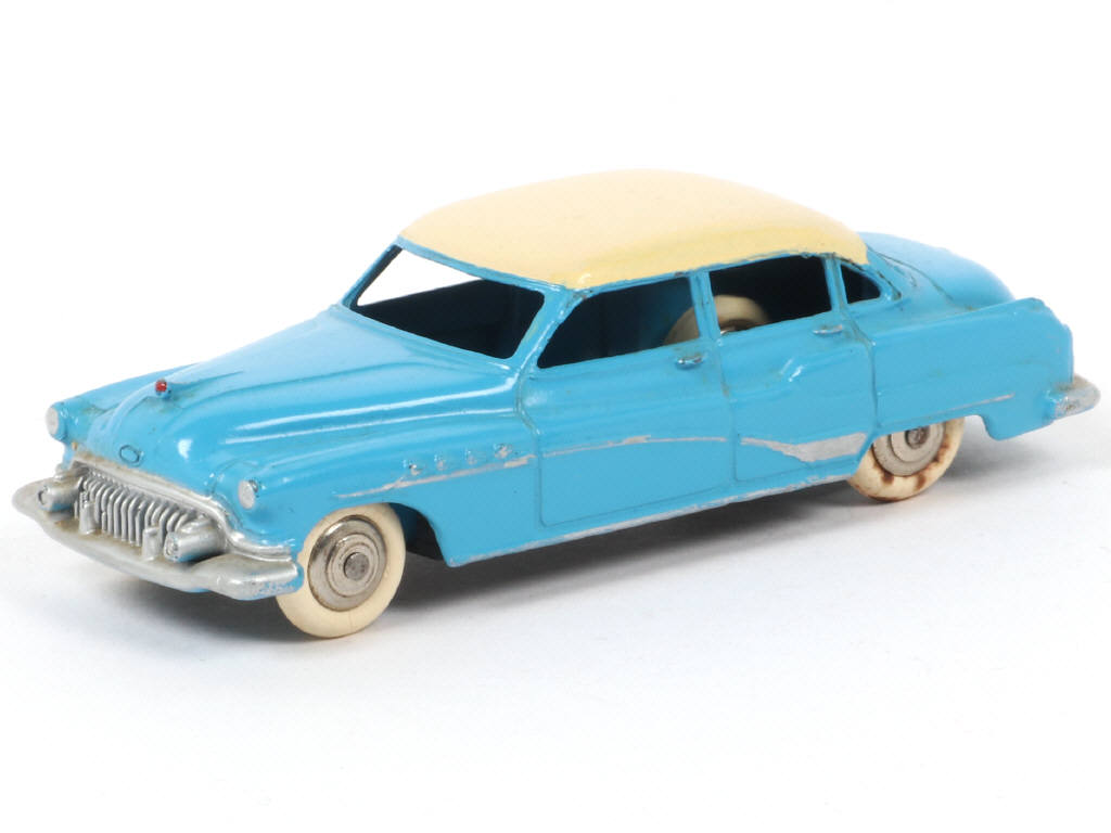 Lot 83 - DINKY TOYS (FRANCE) (1)