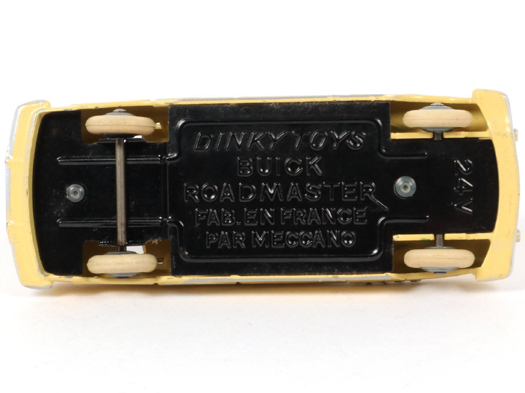 Lot 82 - DINKY TOYS (FRANCE) (1)