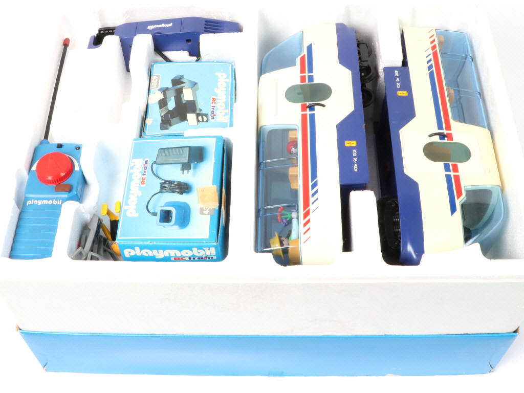 Lot 23 - PLAYMOBIL (ALLEMAGNE) (3)