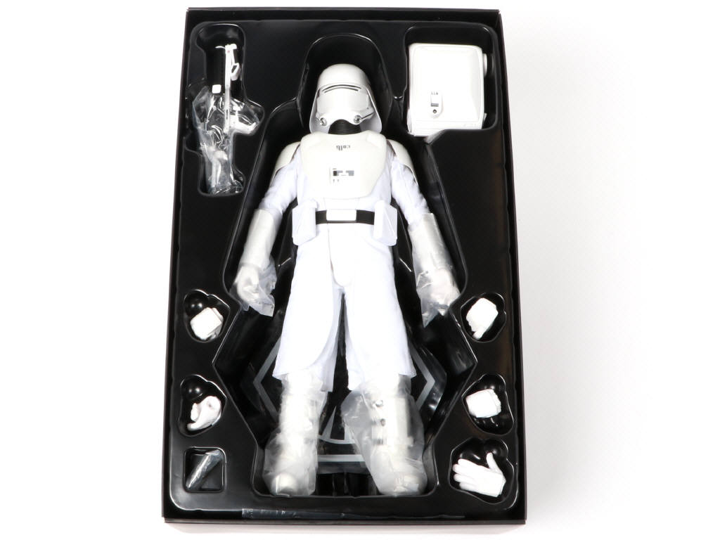 Lot 87 - HOT TOYS (JAPON) (1)