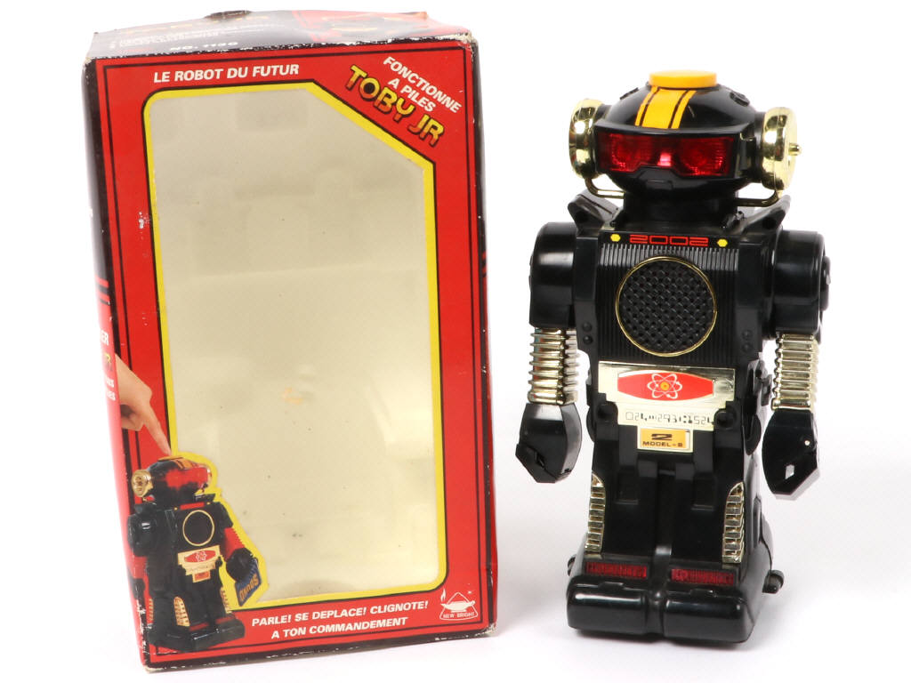 Lot 9 - DIVERS (3)
