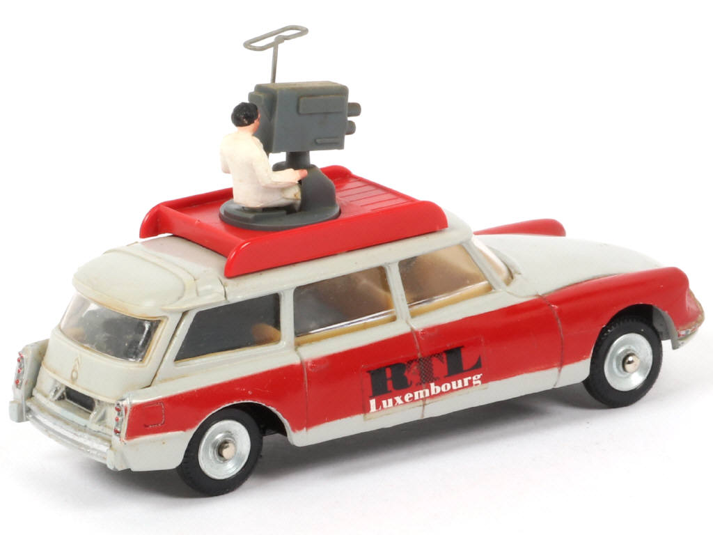 Lot 156 - DINKY TOYS (FRANCE) (1)