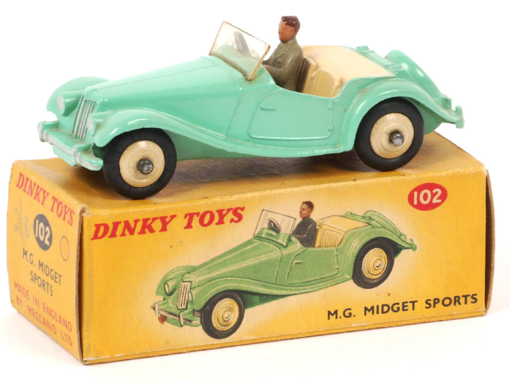 Lot 399 - DINKY TOYS (GB) (1)